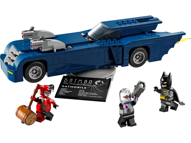 Batman with the Batmobile vs Harley Quinn and Mr. Freeze